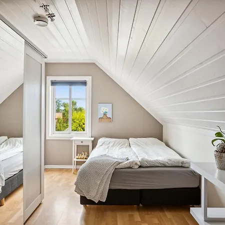 Sentral Enebolig Til Utleie Under Vm 2025 Holiday home *